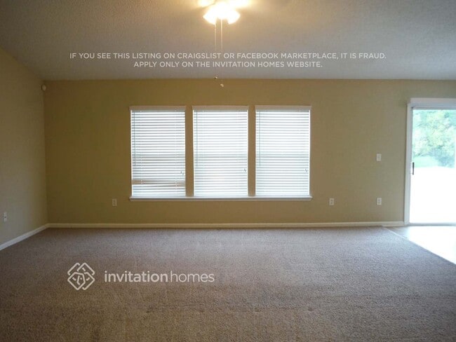 Building Photo - 11633 Brian Lakes Dr N