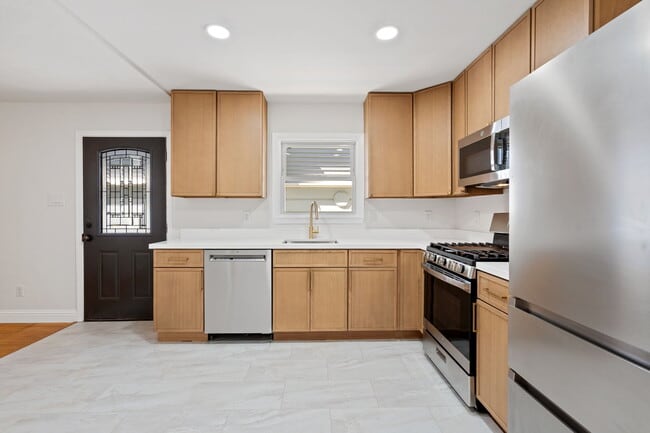 Building Photo - 1626 Kains Ave