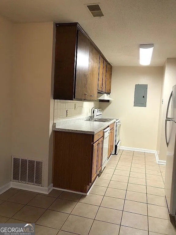 Foto del edificio - 370 Jockey Club Dr