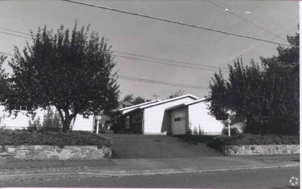 Building Photo - 5603 NE Everett St