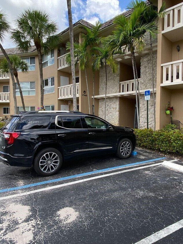 Primary Photo - 7440 Miami Lakes Dr