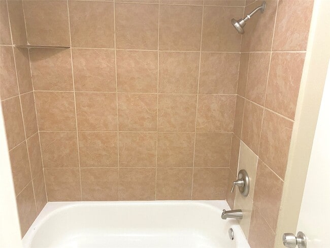 Building Photo - 1403 Blalock Rd