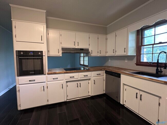Foto del edificio - 4627 Daugette Dr NW