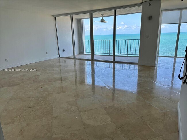 Foto del edificio - 881 Ocean Dr