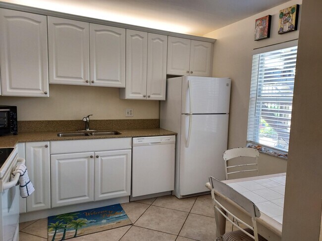 Building Photo - 717 US-1