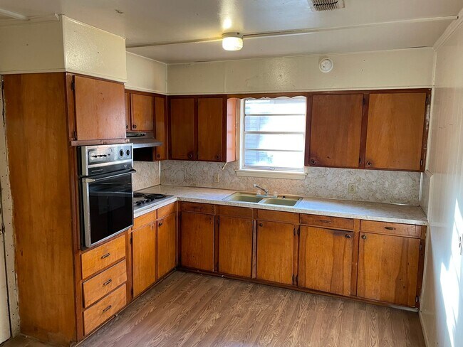 Foto del edificio - Cute 3 Bedroom Home in Mooretown