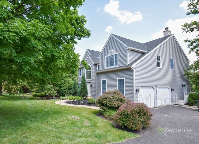 Building Photo - 5474 Grandview Lane
