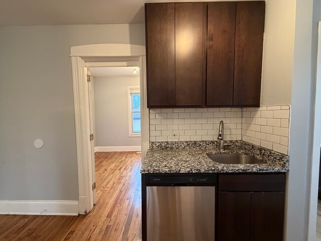 Foto del edificio - 3614 W George St