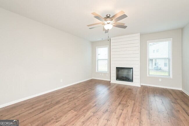 Building Photo - 1011 Smoky Mountain Springs Ln