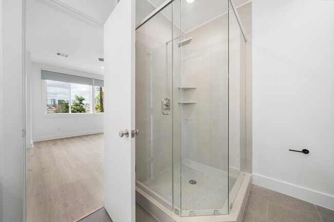 Photo - 1512 Barbee St Apartment