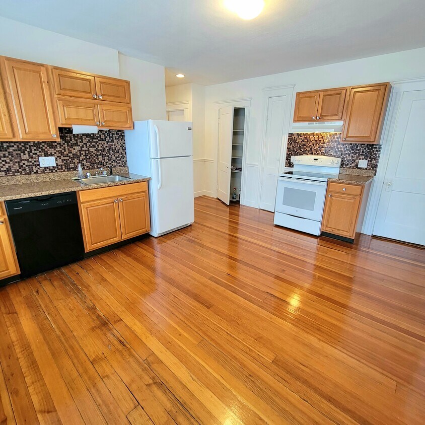 19 Eden St Unit 19B, Salem, MA 01970 Apartments in Salem, MA