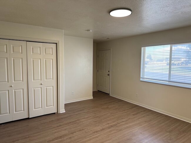 Building Photo - 2455 W 450 N