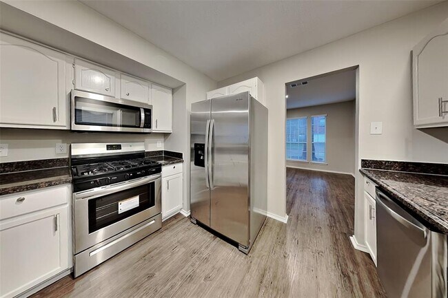 Foto del edificio - 3506 Wellington Dr