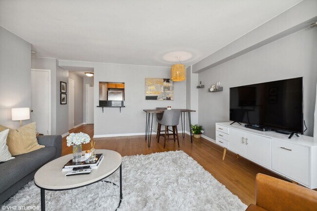 Foto del edificio - 3309 N Sheridan Rd