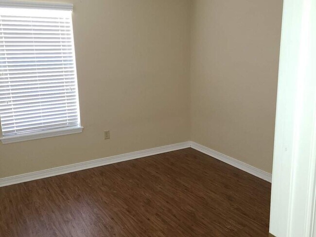 Foto del edificio - 3713 Bluff Oak St
