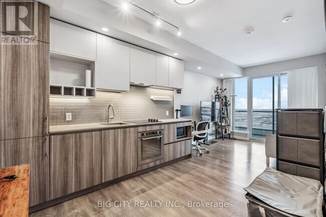 Photo du bâtiment - 898 Portage Pkwy