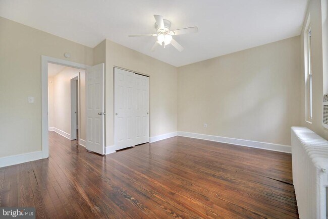 Foto del edificio - 618 Columbia Rd NW