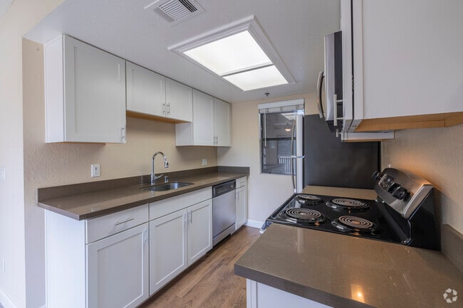 Cardiff - 2BR, 1BA - 875SF - Kitchen - The Pointe Apartment Homes