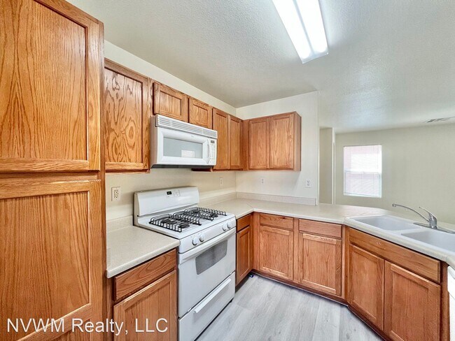 Building Photo - 3 br, 2.5 bath House - 7469 Margollini St
