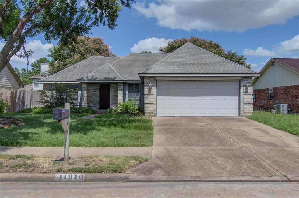 Foto principal - 11810 Stone Bridge Dr