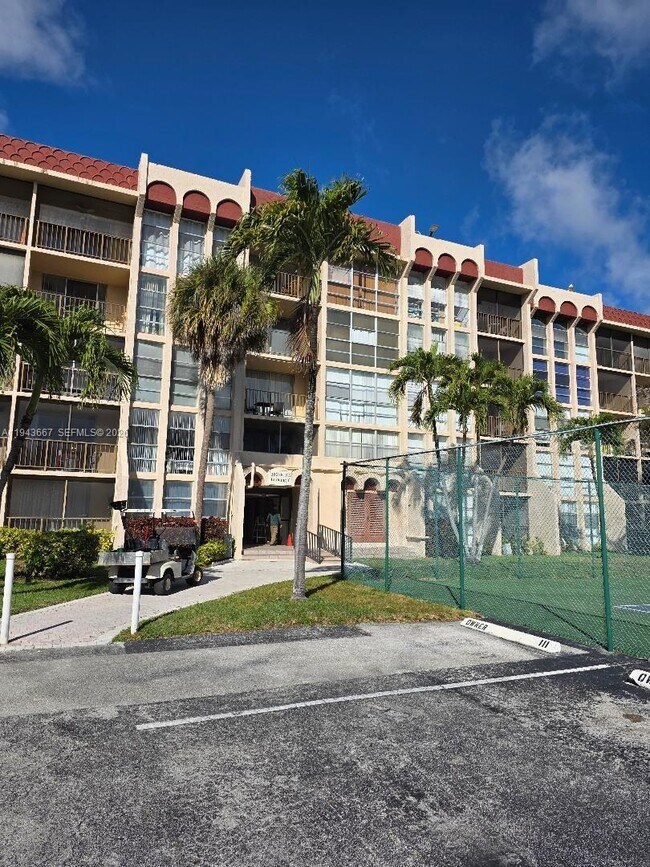 Foto del edificio - 2001 Atlantic Shores Blvd