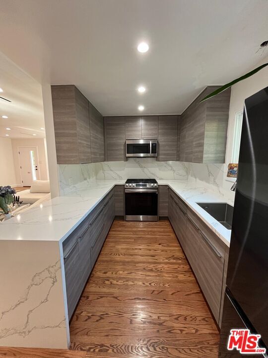 Foto del edificio - 9420 Creemore Dr