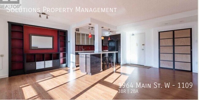 Photo du bâtiment - **Bright & Spacious 3-Bedroom, 2-Bath Condo with City Views**