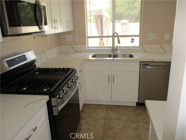 Building Photo - 26739 Kicking Horse Dr