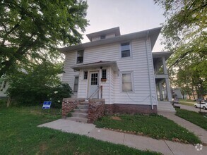 Building Photo - 403 21st St