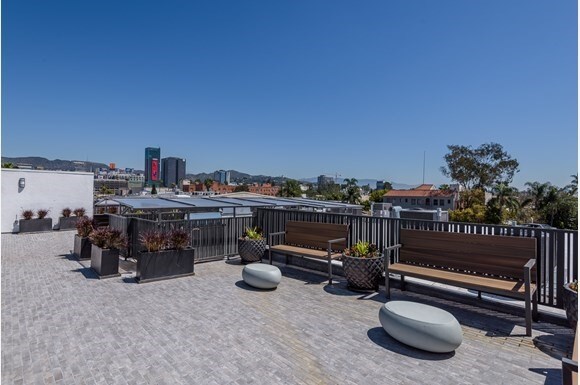 Building Photo - Cahuenga Ivy by Wiseman