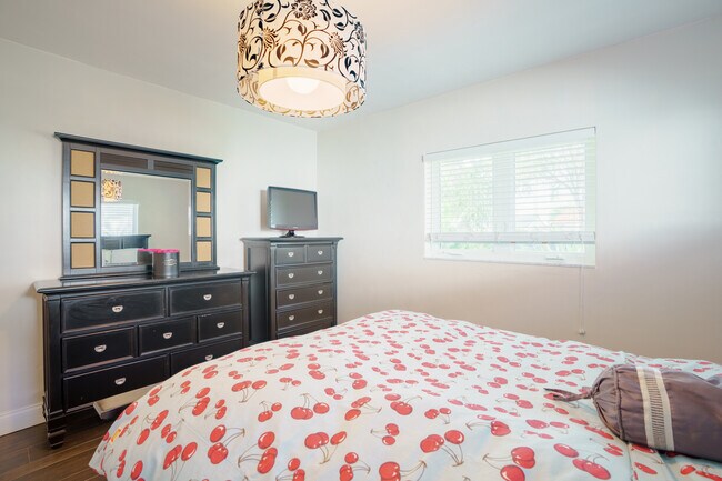 Building Photo - 7403 Loch Ness Dr
