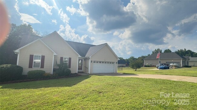 Foto del edificio - 5316 Oaktree Dr