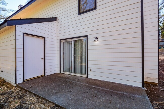 Primary Photo - 1314 N Lea Ct SE
