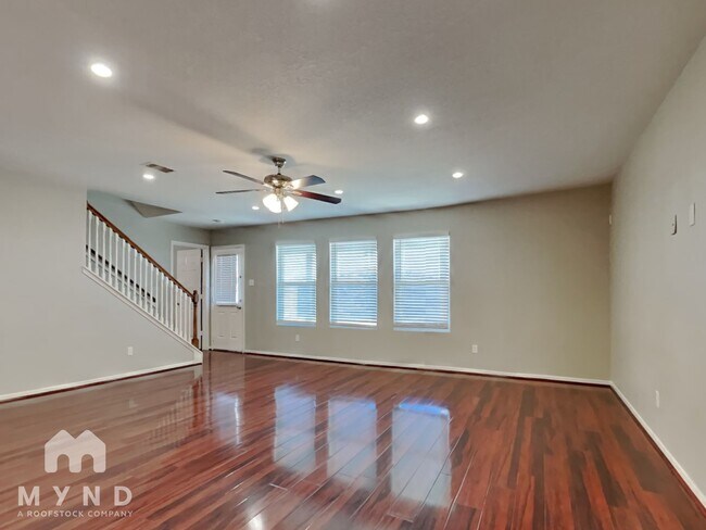 Foto del edificio - 8110 Rosemary Drive