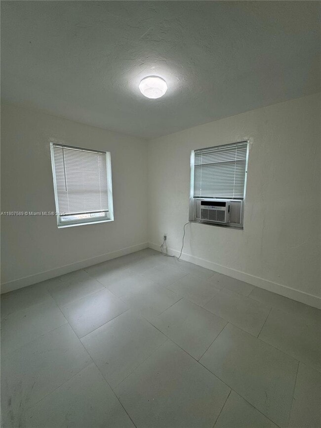 Building Photo - 1400 NW 95th St