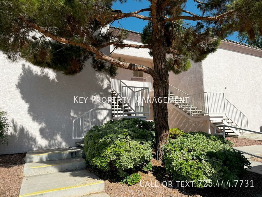 Foto principal - COZY 2 BEDROOM, 2 BATH CONDO W/ EASY FREEW...