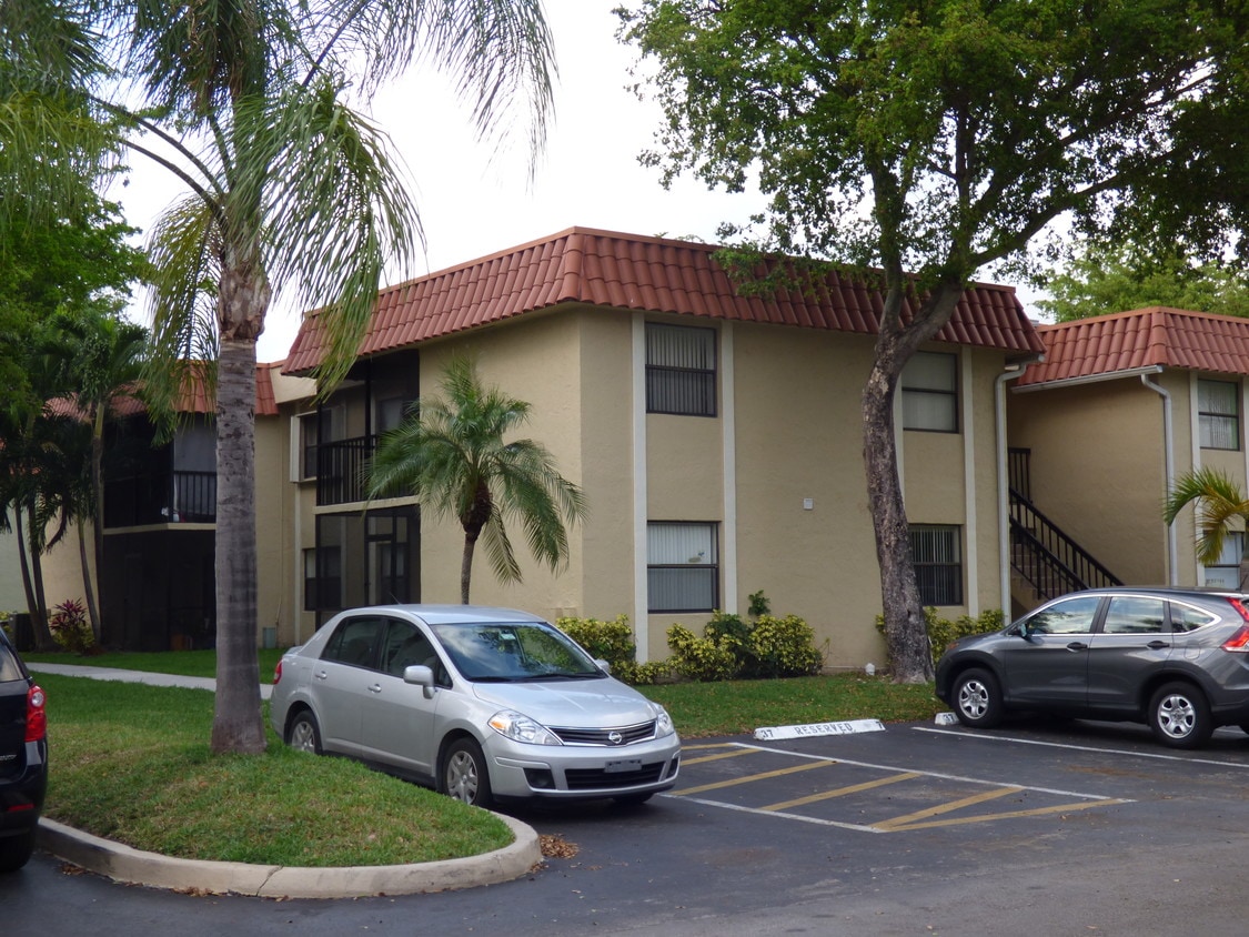 9704 Hammocks Blvd, Miami, FL 33196 Apartments in Miami, FL