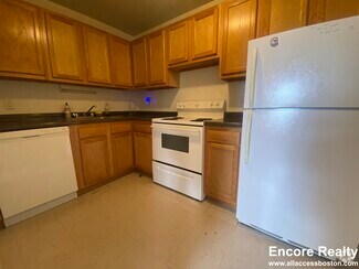 Building Photo - 312 Tappan St