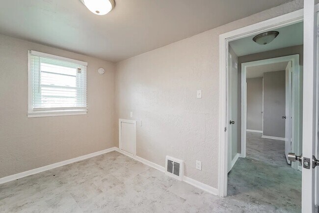 Foto del edificio - 2210 Guffey Rd