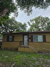 Building Photo - 6912 NW 5th Pl