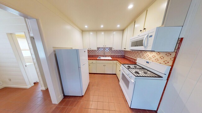 Foto del edificio - Charming Detached 1-Bedroom