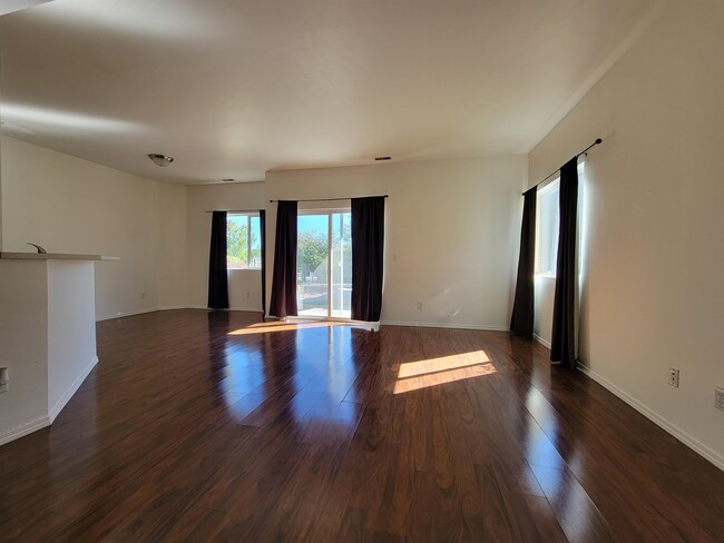 Building Photo - 8459 Ivy Springs Ln