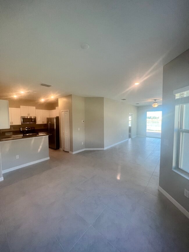 Building Photo - 14079 Weddington Ter