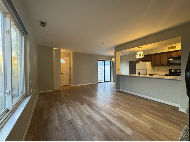 Building Photo - 1687 Cornell Dr