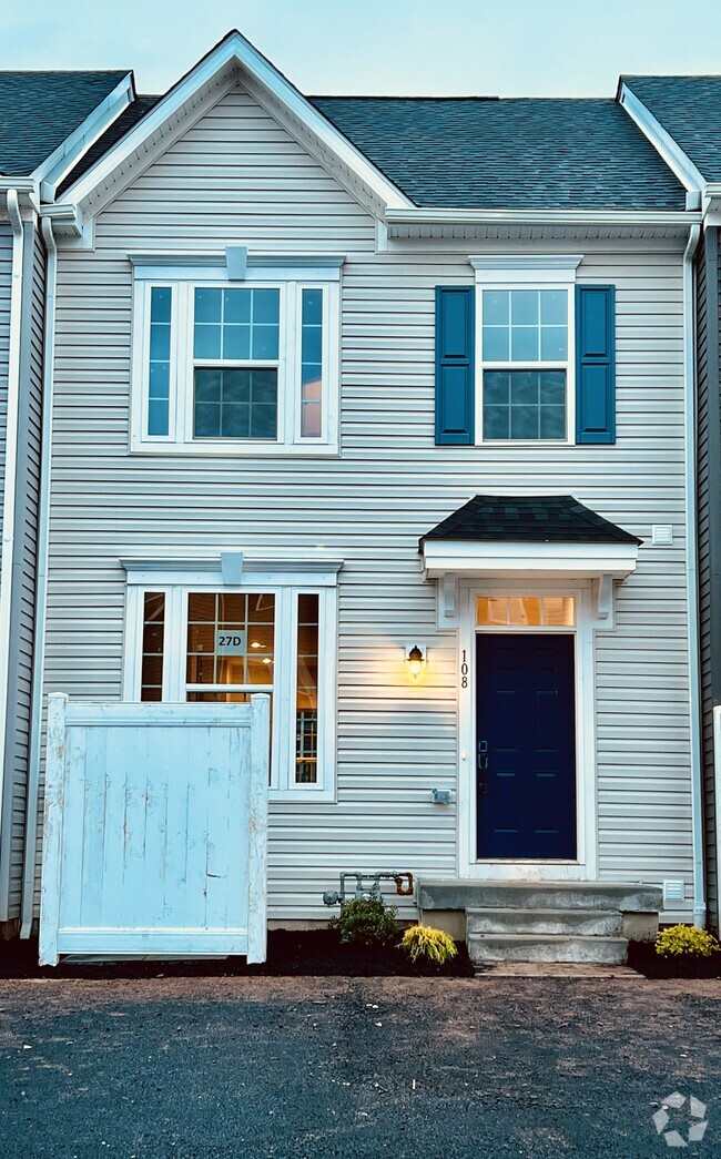 Building Photo - 108 Chase Ln