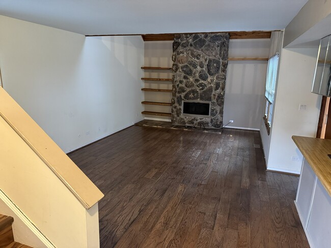 Building Photo - 704 Wakefield Rd