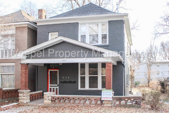 Primary Photo - 1117 W 41st Ter