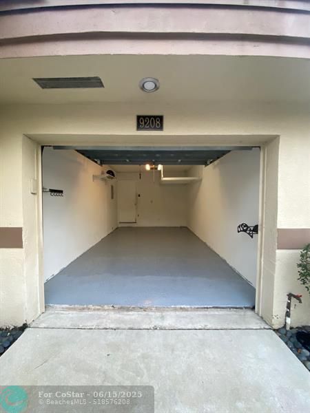 Foto del edificio - 9208 NW 9th Ct