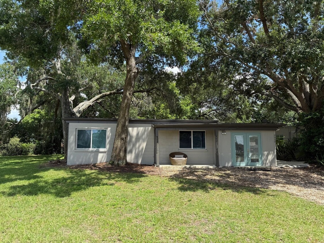Primary Photo - ADORABLE 2 BED WINTER PARK RENTAL HOME