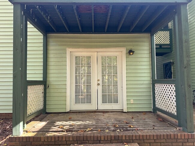 Building Photo - 23 Greenbriar*